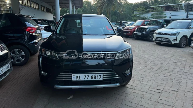 MAHINDRA XUV300