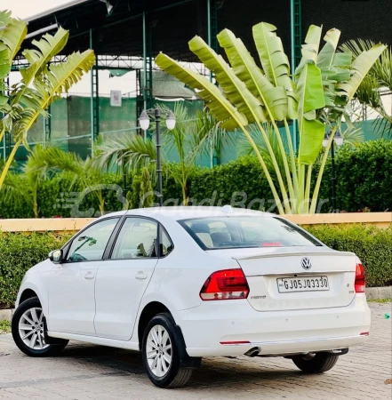 VOLKSWAGEN VENTO