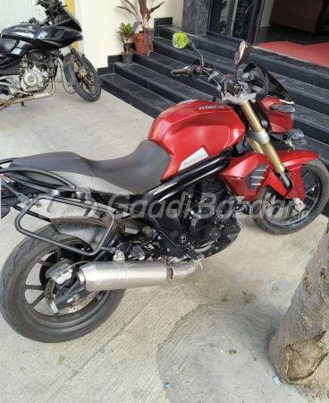 Mahindra Mojo