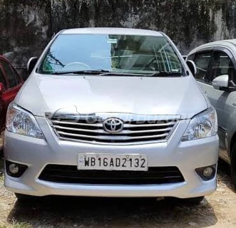 TOYOTA INNOVA