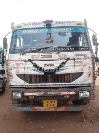 ASHOK LEYLAND 3718