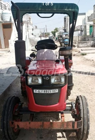 MAHINDRA Yuvraj 215 Nxt