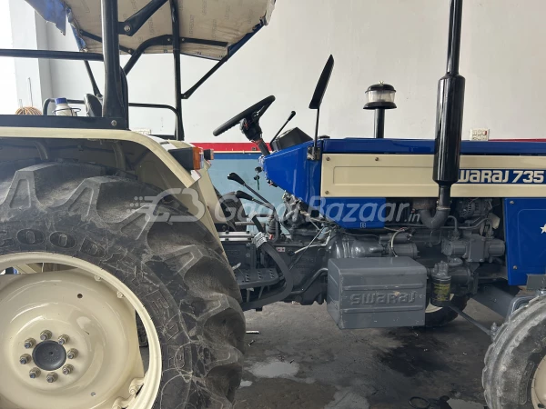 Swaraj 735 Xt