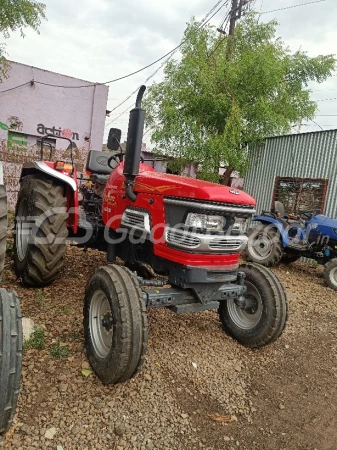 MAHINDRA Arjun 555 Di