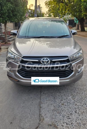 TOYOTA INNOVA CRYSTA