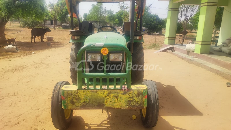 John Deere 5050 D