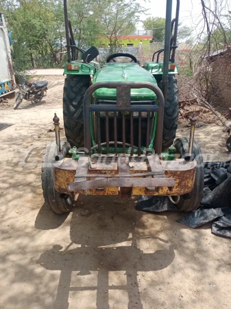 John Deere 5050 D