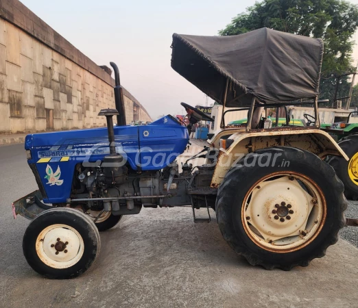 Swaraj 735 Xt