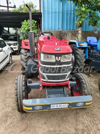 MAHINDRA Yuvraj 215 Nxt