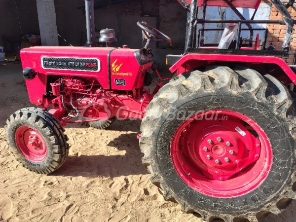 MAHINDRA 585 Di Xp Plus