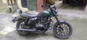 Yezdi Roadster