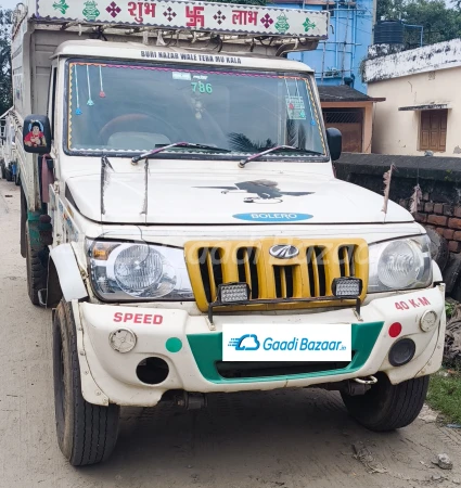 MAHINDRA Bolero Pik-Up