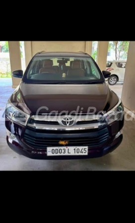 TOYOTA INNOVA CRYSTA