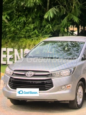 TOYOTA INNOVA CRYSTA