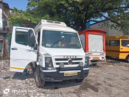FORCE MOTORS TRAVELLER T1