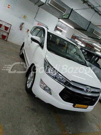 TOYOTA INNOVA CRYSTA