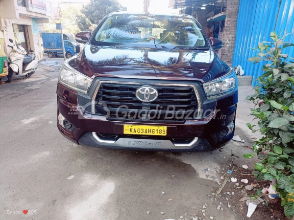 TOYOTA INNOVA CRYSTA