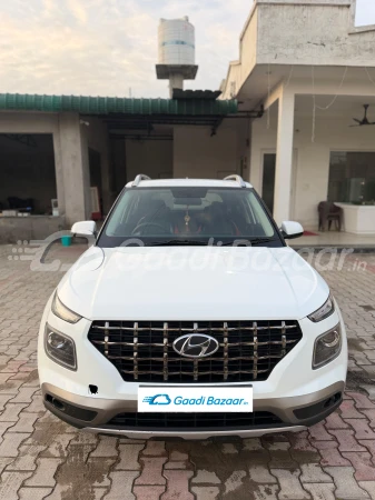 HYUNDAI VENUE