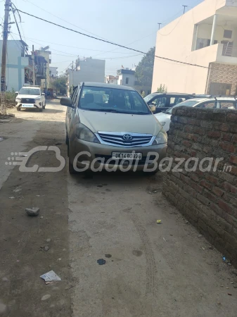 TOYOTA INNOVA