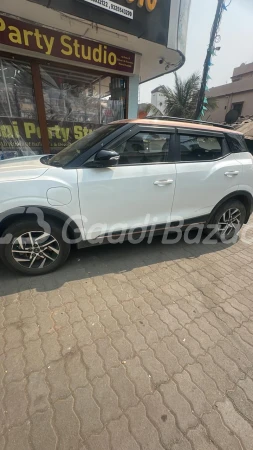 MAHINDRA XUV400 EV