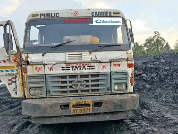 TATA MOTORS  SIGNA 4923