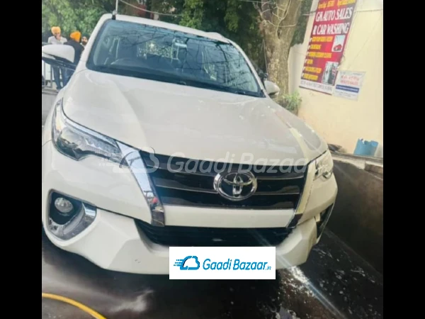 TOYOTA FORTUNER
