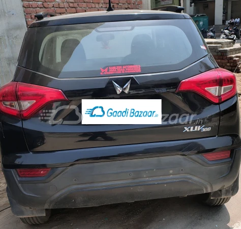 MAHINDRA XUV300