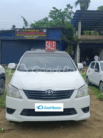 TOYOTA INNOVA
