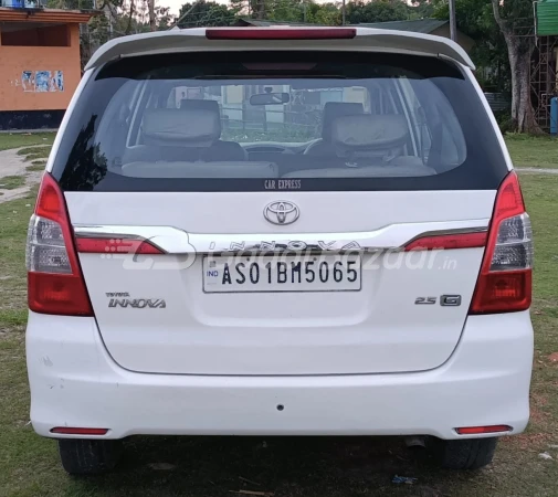 TOYOTA INNOVA