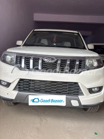MAHINDRA BOLERO NEO