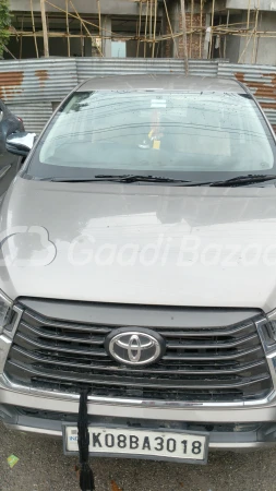 TOYOTA INNOVA CRYSTA
