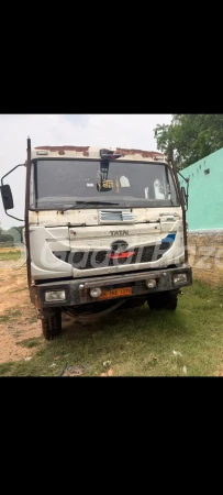 TATA MOTORS Signa 3718.K