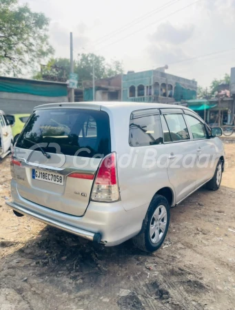 TOYOTA INNOVA