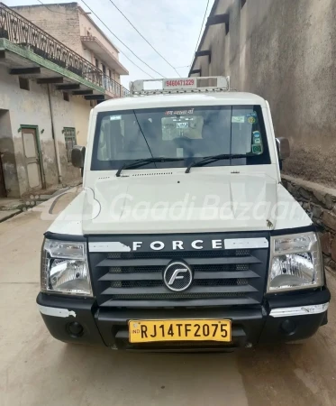 FORCE MOTORS TRAX CRUISER