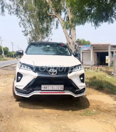 TOYOTA FORTUNER