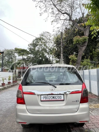 TOYOTA INNOVA