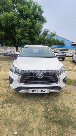 TOYOTA INNOVA CRYSTA