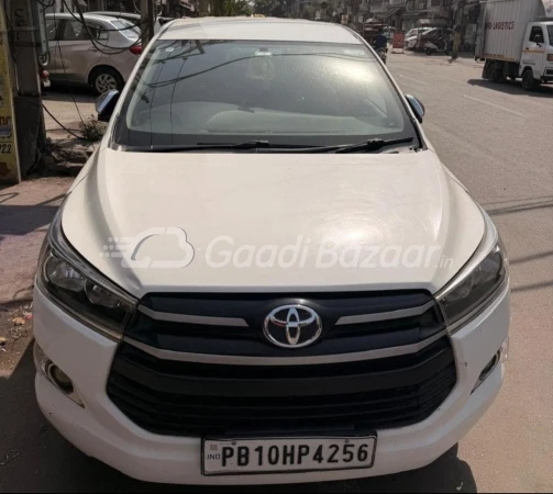 TOYOTA INNOVA CRYSTA