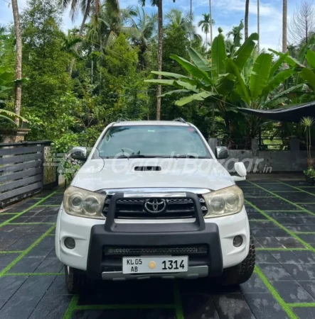 TOYOTA FORTUNER