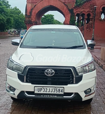 TOYOTA INNOVA CRYSTA