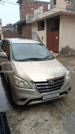 TOYOTA INNOVA