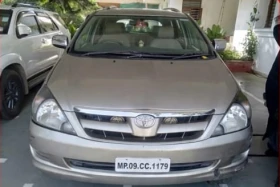 TOYOTA INNOVA