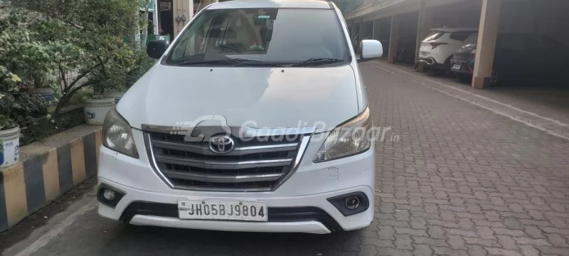 TOYOTA Innova [2015-2016]