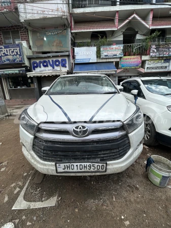 TOYOTA INNOVA CRYSTA
