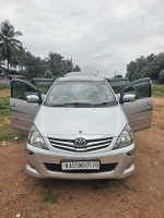 TOYOTA INNOVA