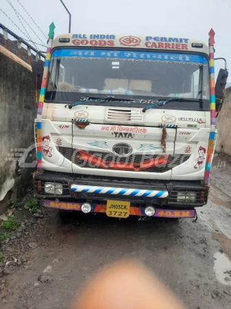 TATA MOTORS  SIGNA 4923