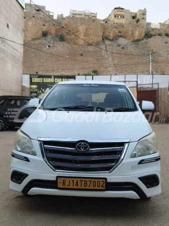 TOYOTA INNOVA