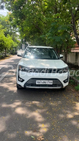 MAHINDRA XUV300